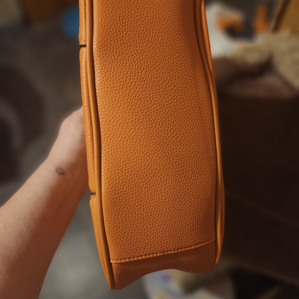Handbag - Picture 2 of 4